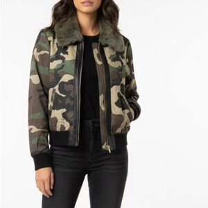 NWT Ava And Kris Janie Bomber Jacket Camouflage Rabbit Fur Trim Sz S